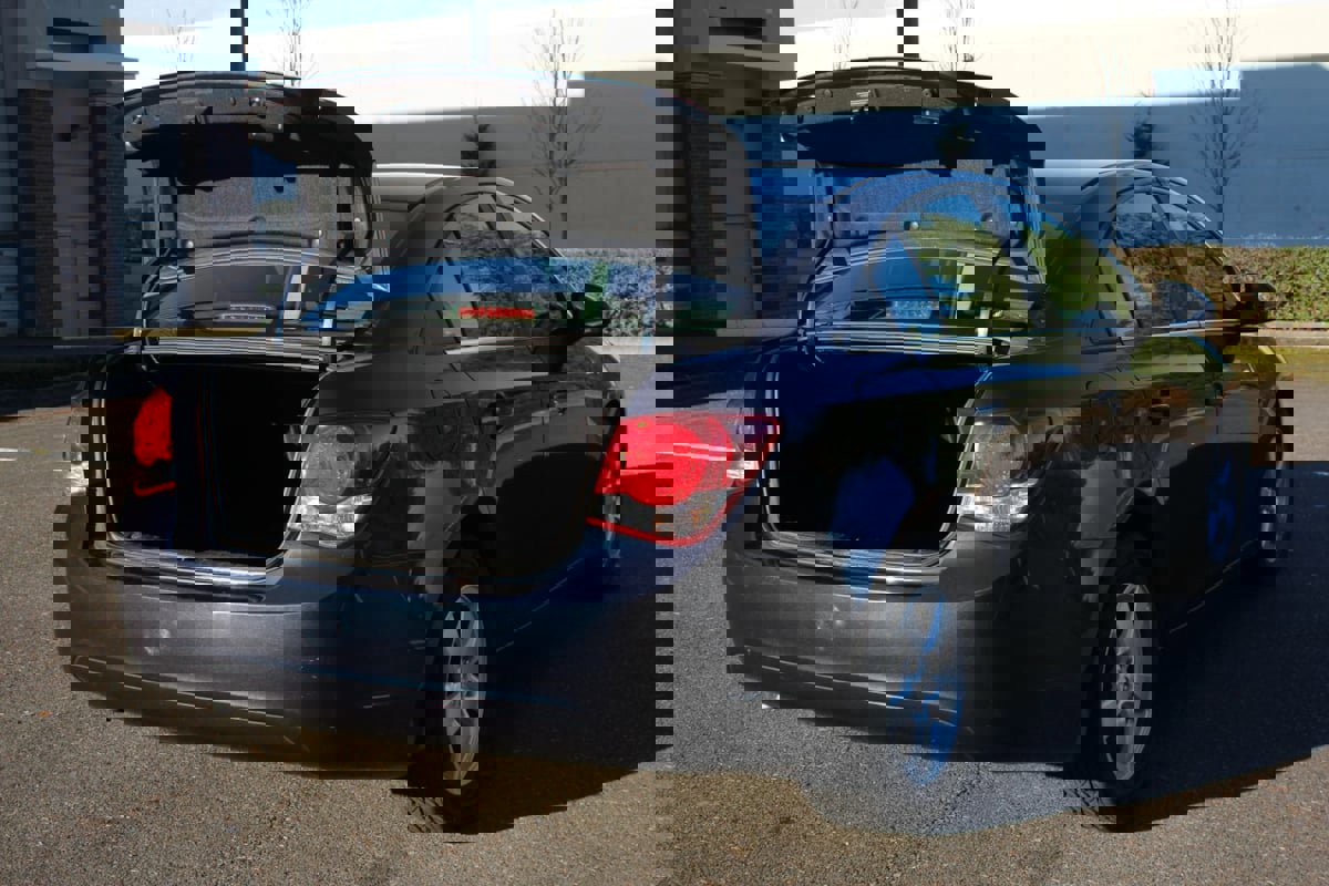 Used 2016 Chevrolet Cruze LT w/ Technology Package image 11