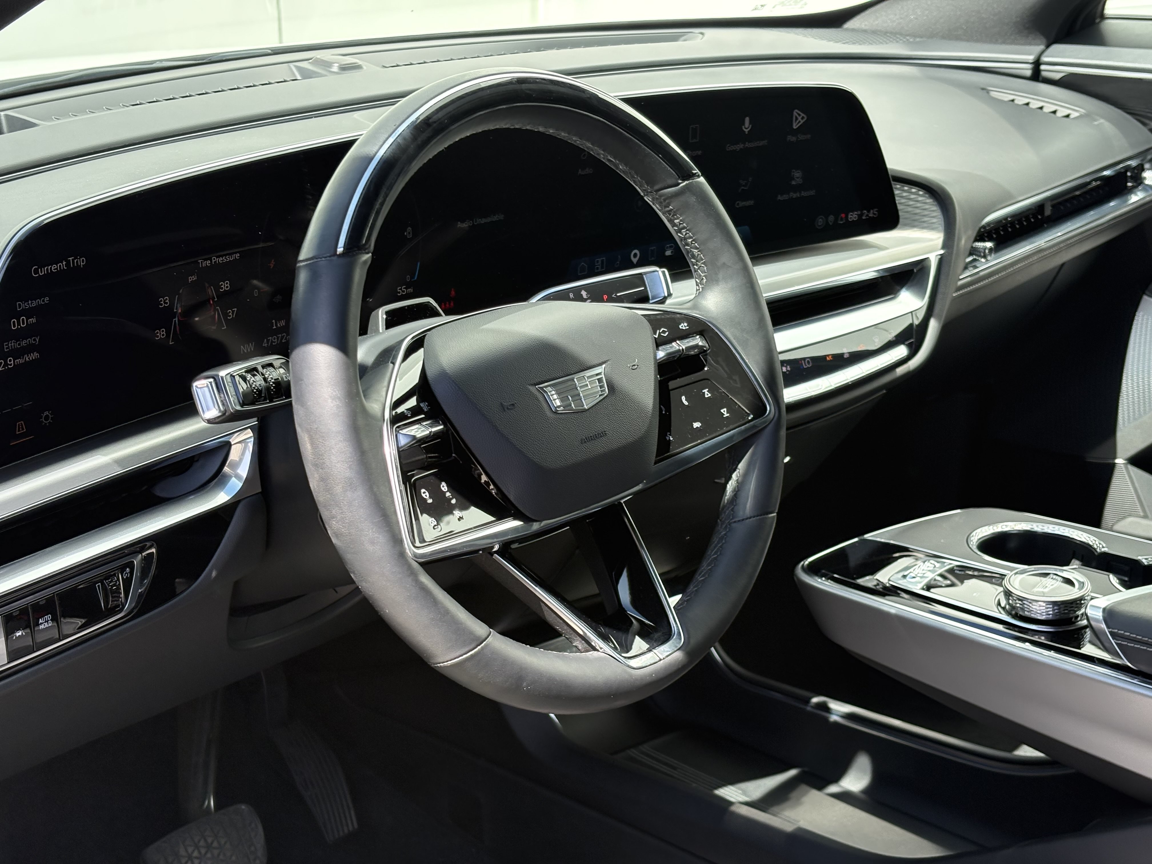 Certified 2024 Cadillac Lyriq Luxury AWD/4WD image 17