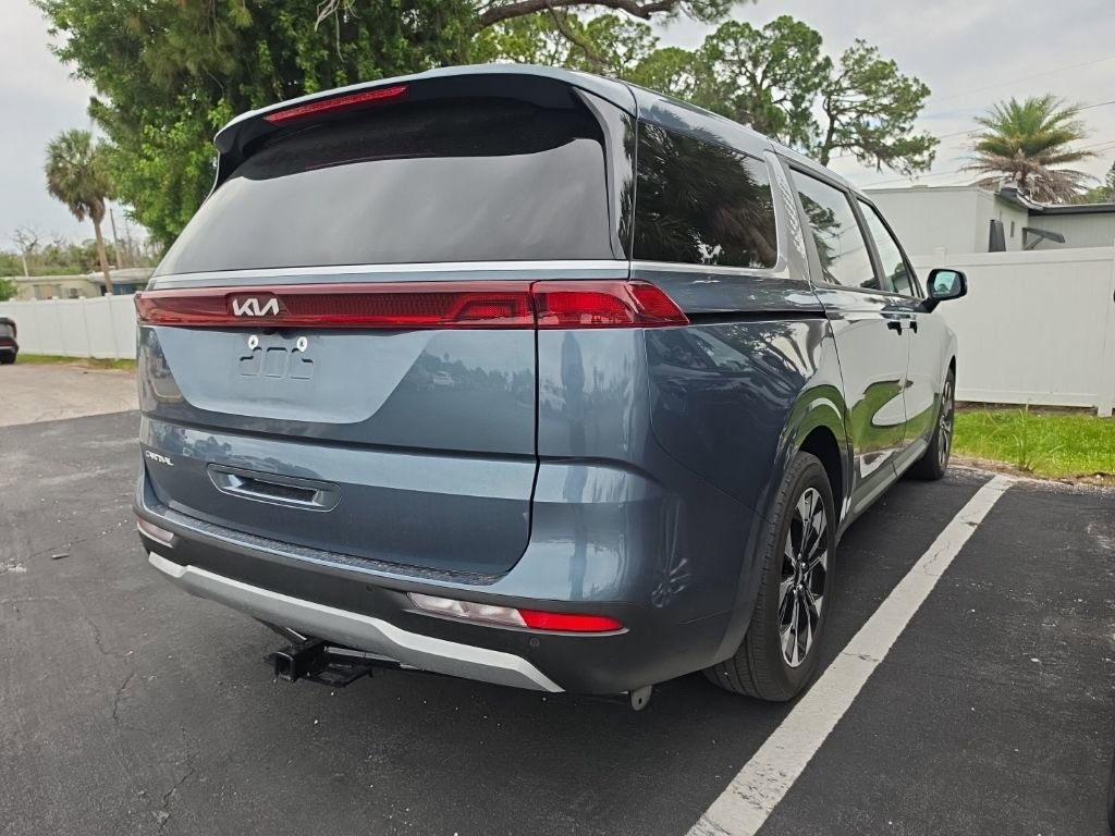 Used 2024 Kia Carnival EX FWD image 15