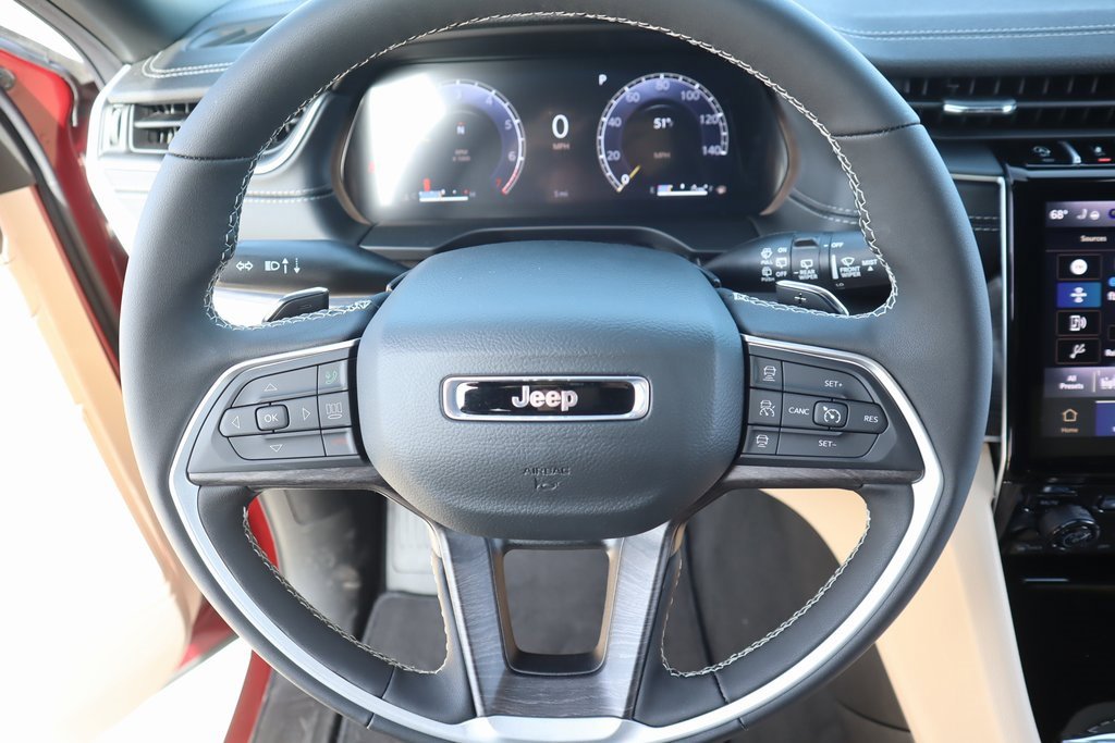 New 2025 Jeep Grand Cherokee Limited image 3