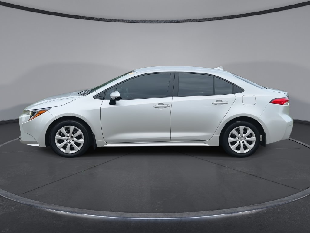 Used 2025 Toyota Corolla LE FWD image 5