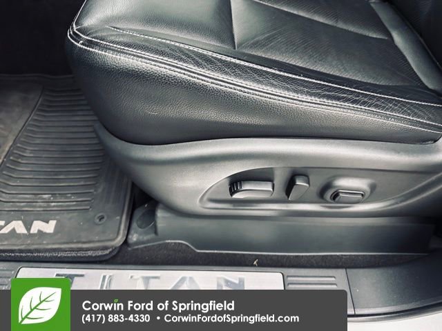 Used 2020 Nissan Titan SL w/ Moonroof Package image 37