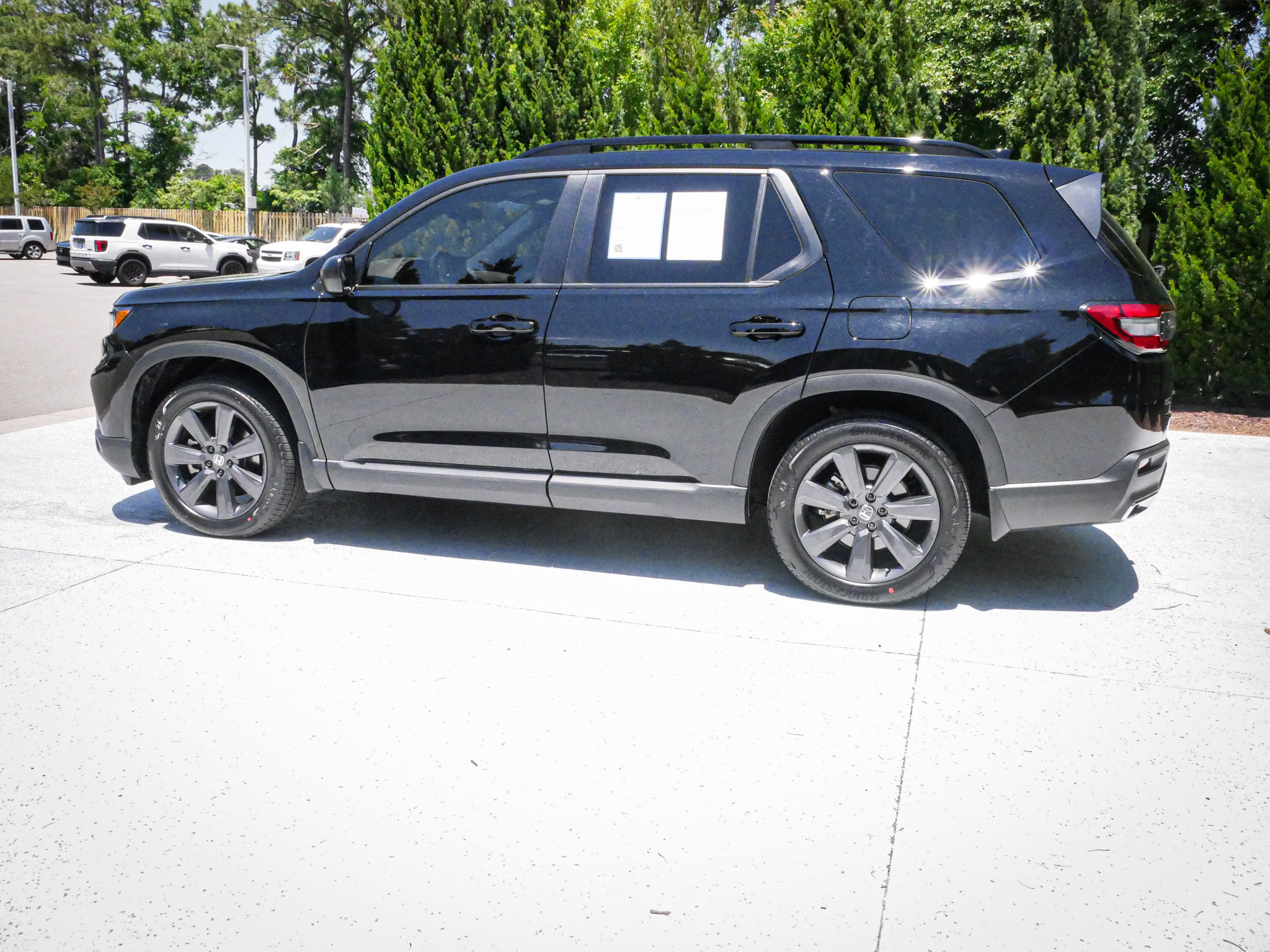Certified 2025 Honda Pilot Sport image 7