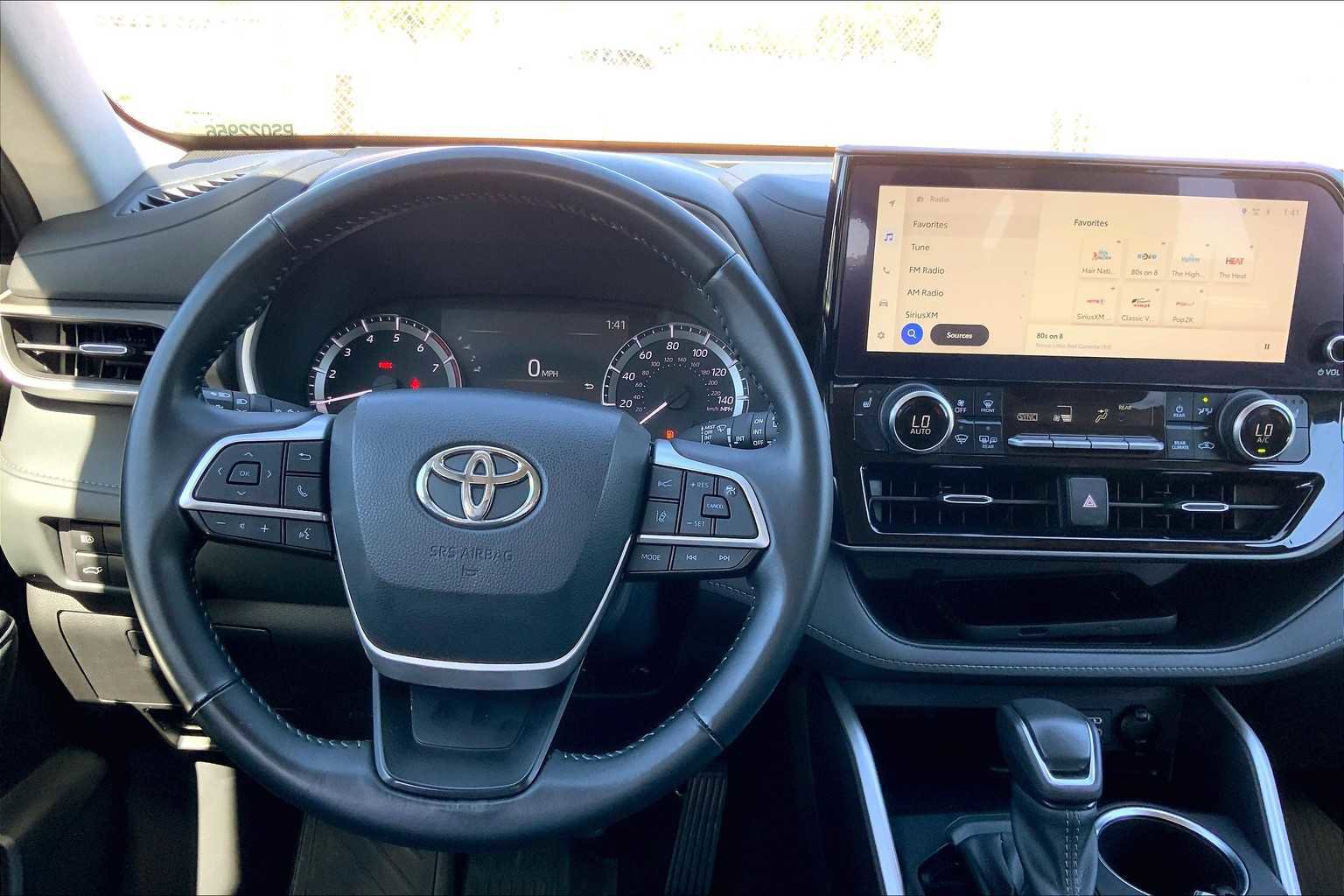 Certified 2023 Toyota Highlander XLE image 5