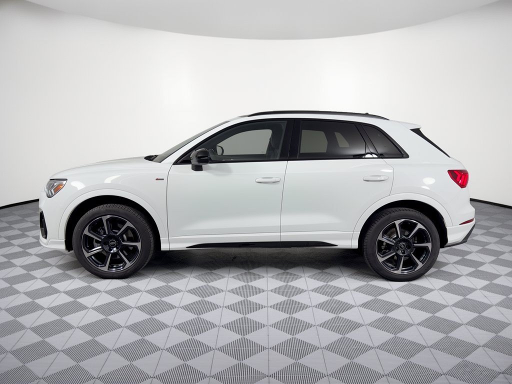 Certified 2025 Audi Q3 2.0T Premium Plus w/ Premium Plus Package AWD/4WD image 2
