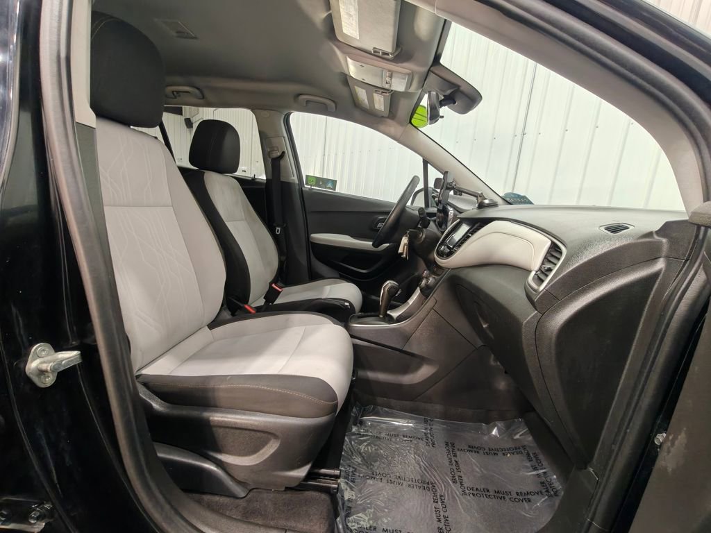 Used 2017 Chevrolet Trax LT image 21