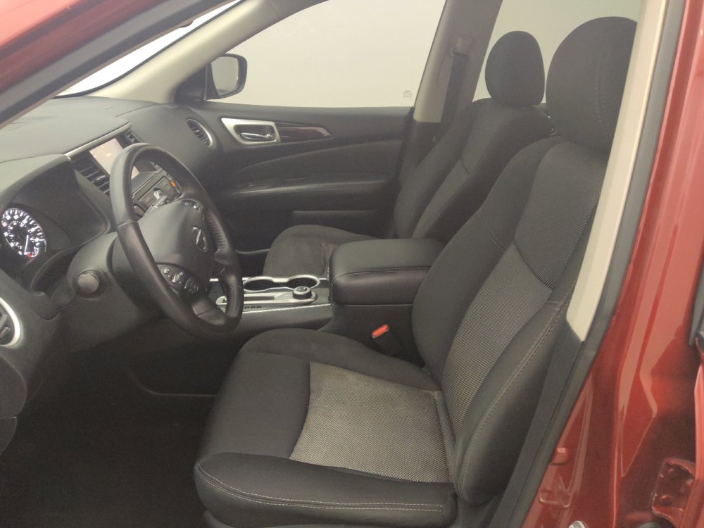 Used 2020 Nissan Pathfinder SV image 17