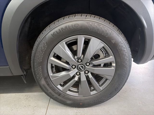 Used 2024 Nissan Pathfinder SV FWD image 9