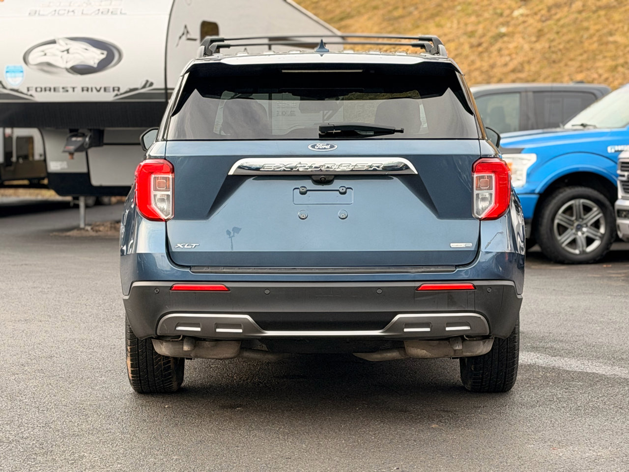 Used 2020 Ford Explorer XLT w/ Equipment Group 202A image 6