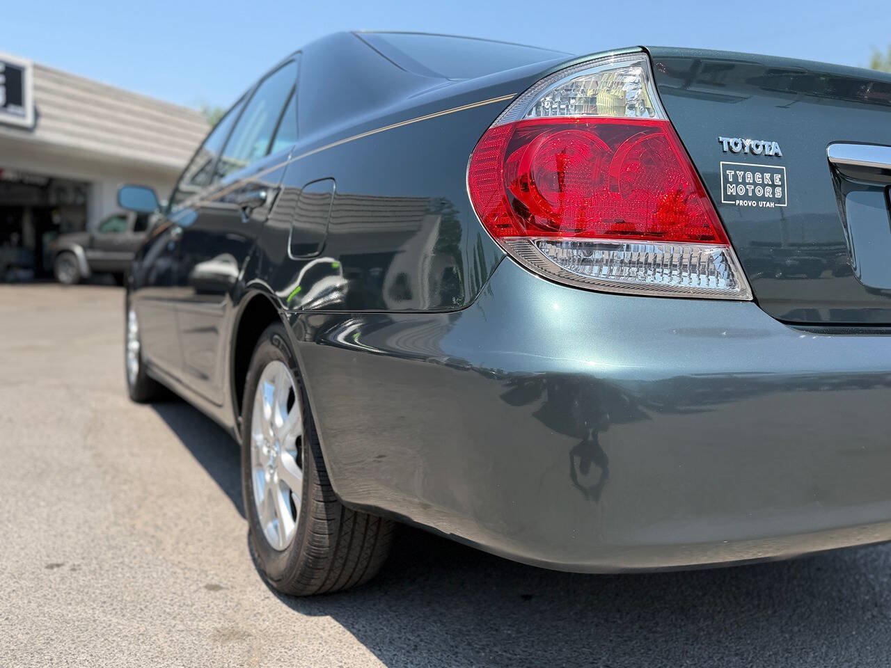 Used 2006 Toyota Camry XLE w/ VSC & Side Airbag Pkg FWD image 98