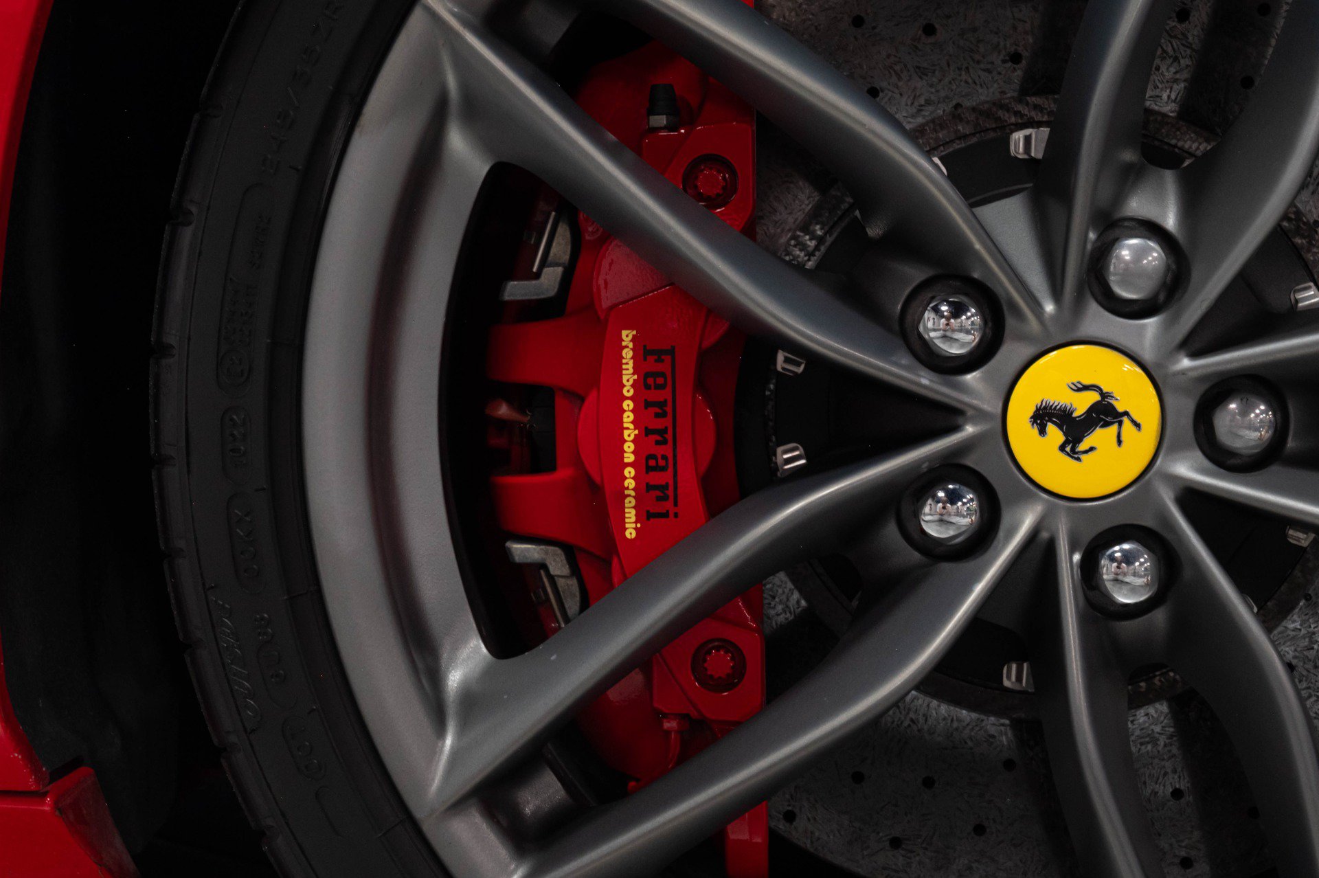 Used 2018 Ferrari 488 GTB RWD image 30