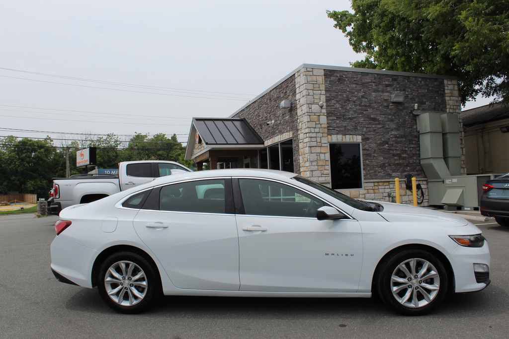 Used 2019 Chevrolet Malibu LT FWD image 4