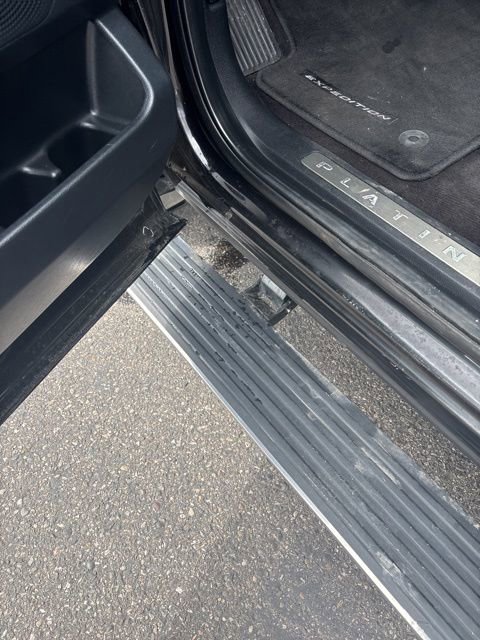 Used 2021 Ford Expedition Max Platinum AWD/4WD image 36