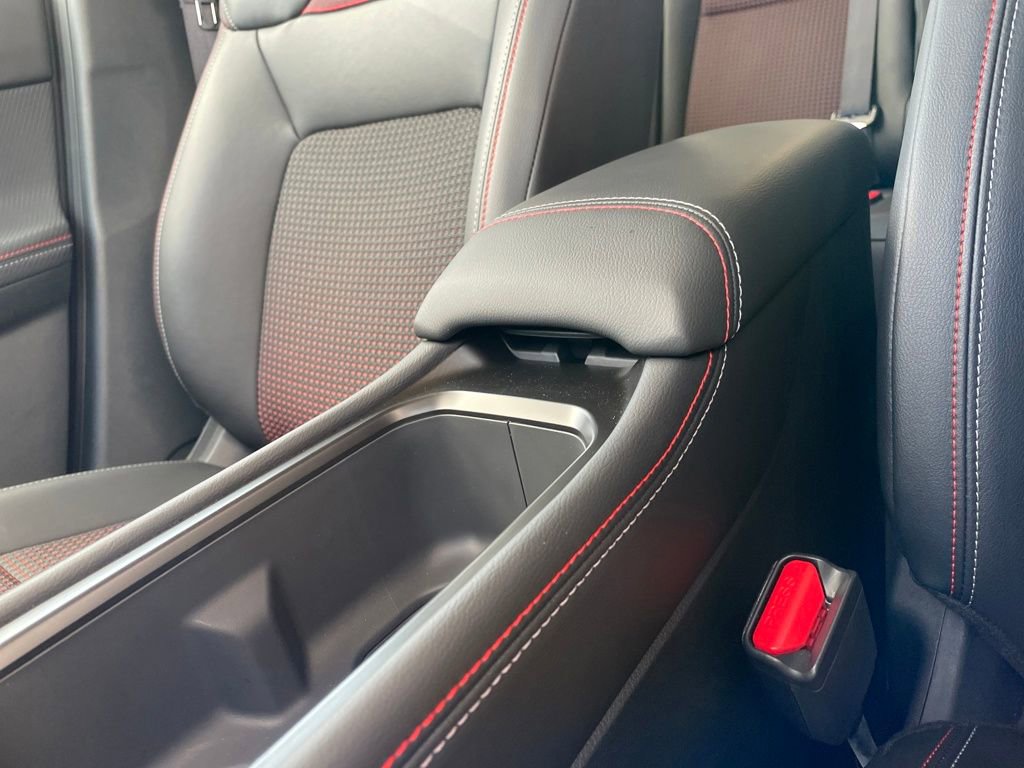 Used 2025 Nissan Kicks SR image 21