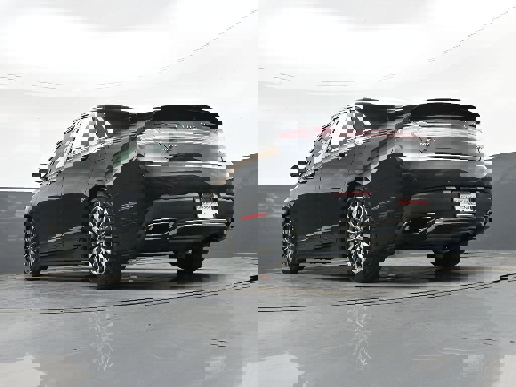 Used 2019 Lincoln MKZ Premiere FWD image 32