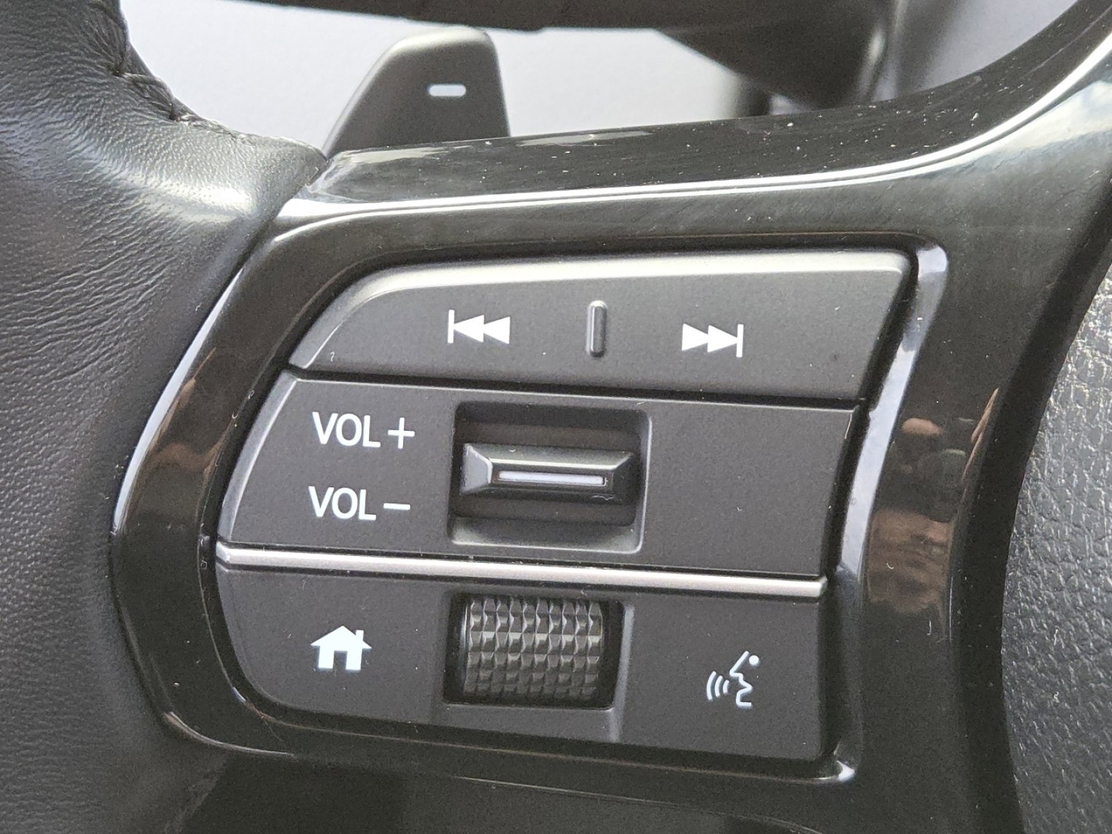 Used 2025 Honda Pilot EX-L image 33