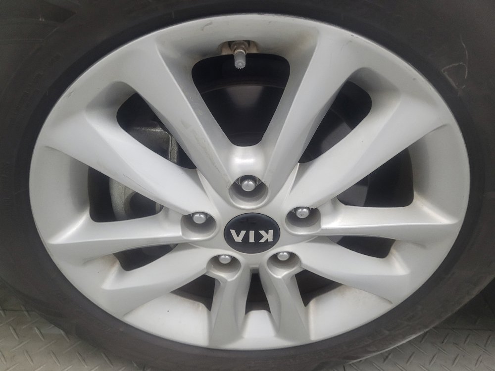 Used 2017 Kia Forte S FWD image 31