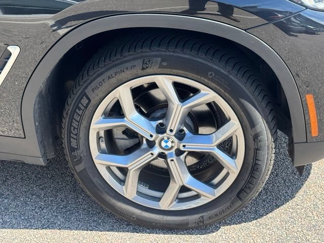 Used 2023 BMW X4 xDrive30i w/ Parking Assistance Package AWD/4WD image 15