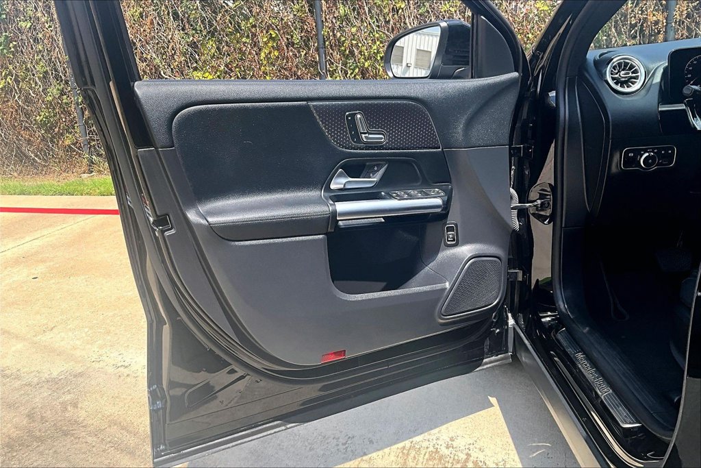 Used 2025 Mercedes-Benz GLA 250 image 24