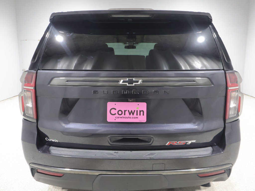 Used 2022 Chevrolet Suburban RST w/ Luxury Package AWD/4WD image 3