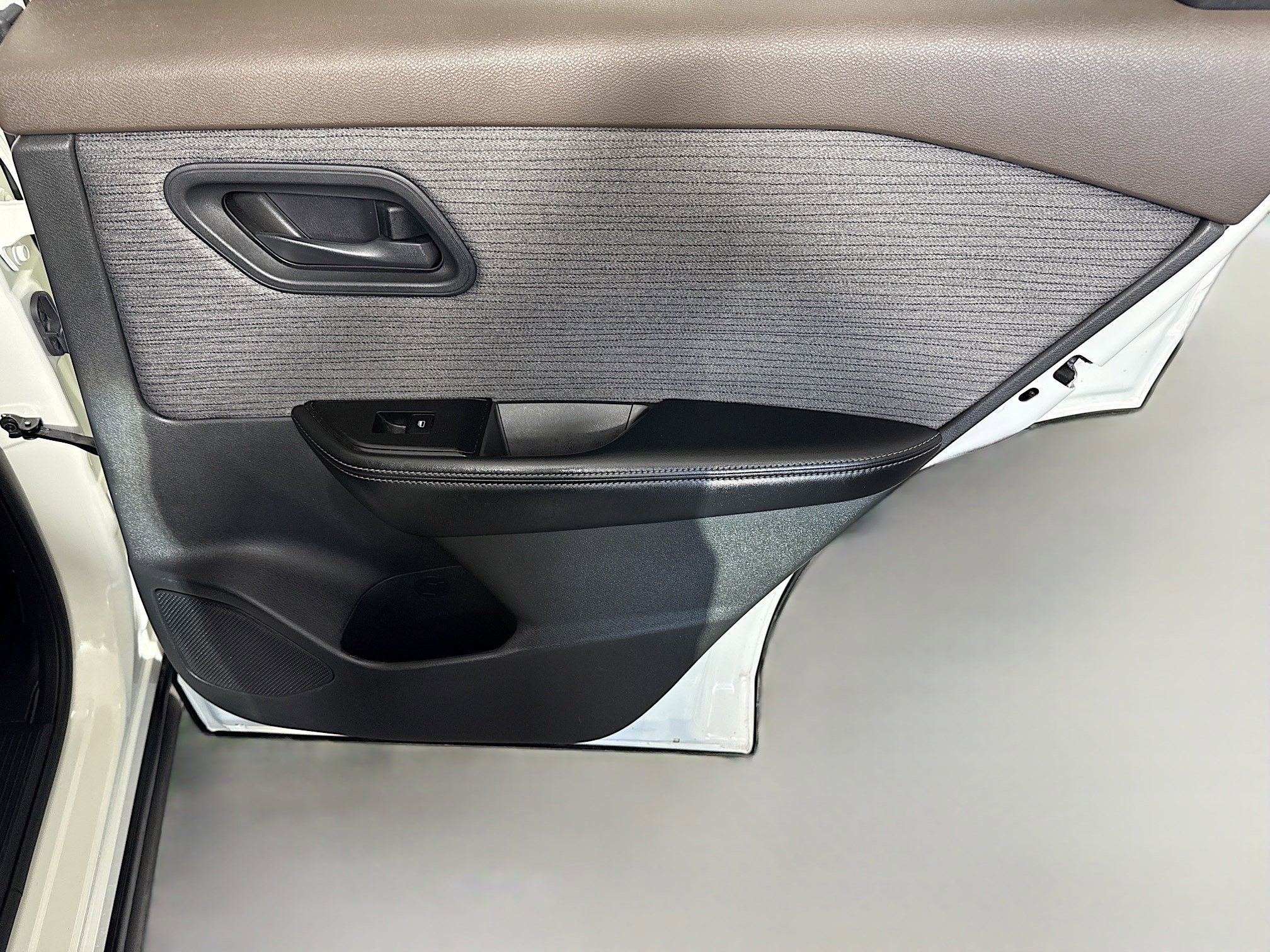 Used 2022 Nissan Rogue S image 28