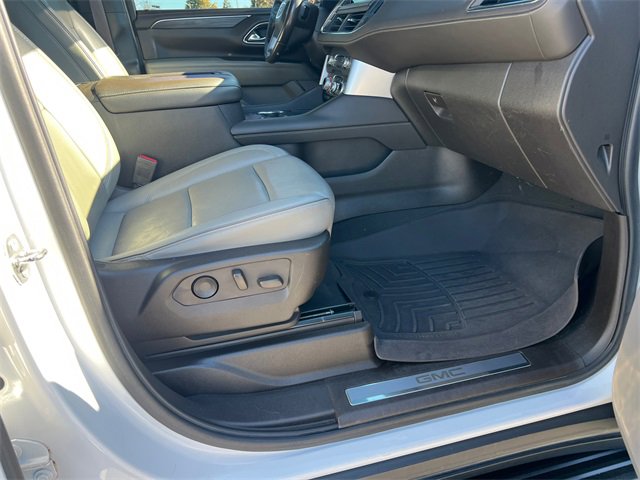 Used 2021 GMC Yukon XL SLT image 13