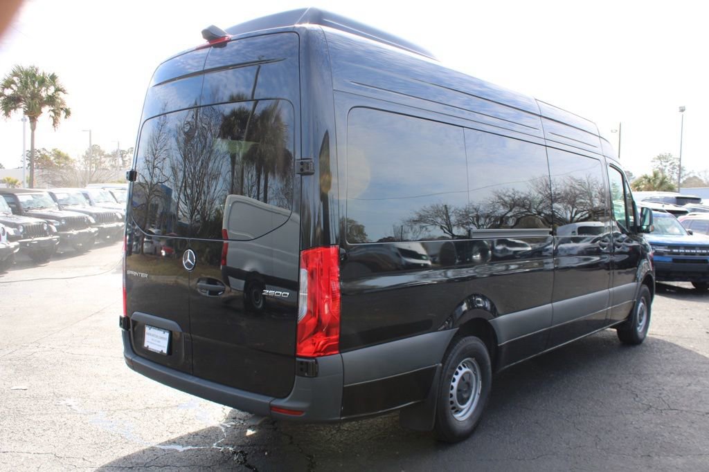 Used 2025 Mercedes-Benz Sprinter 2500 image 9