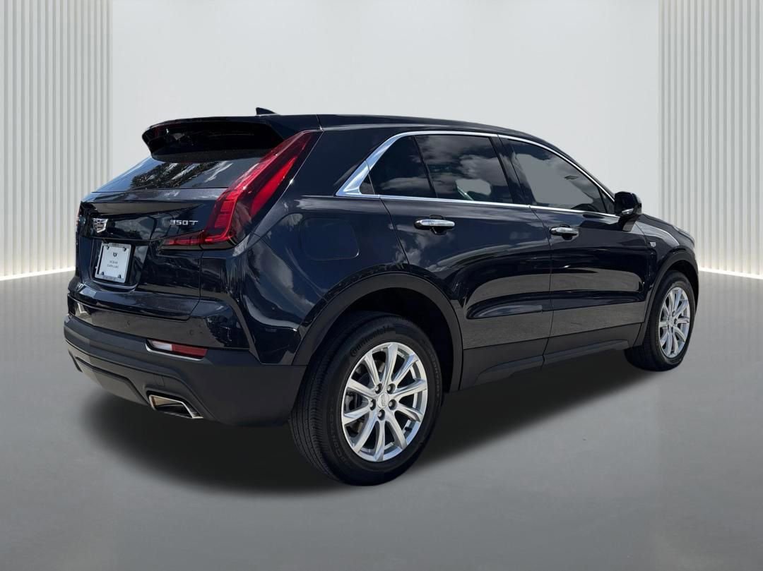 Used 2023 Cadillac XT4 Luxury w/ Driver Awareness Package FWD image 5