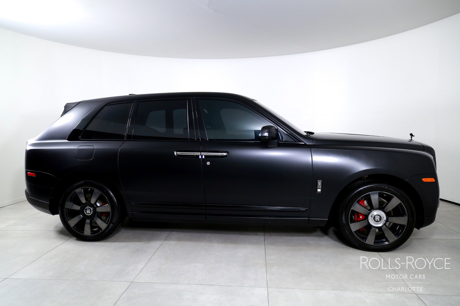 Used 2020 Rolls-Royce Cullinan Black Badge image 10