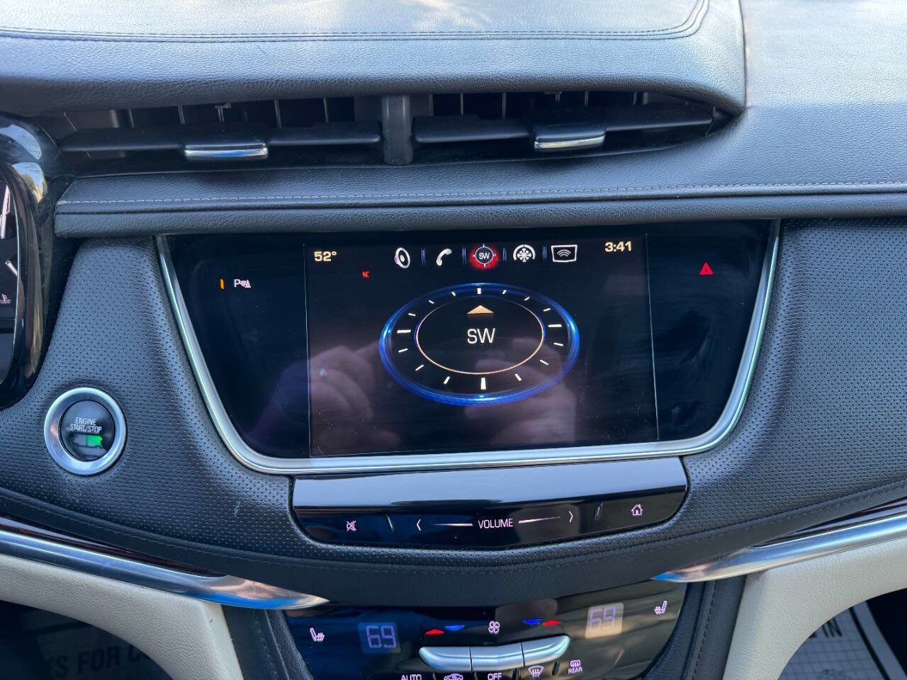 Used 2017 Cadillac XT5 Luxury w/ Driver Awareness Package image 21