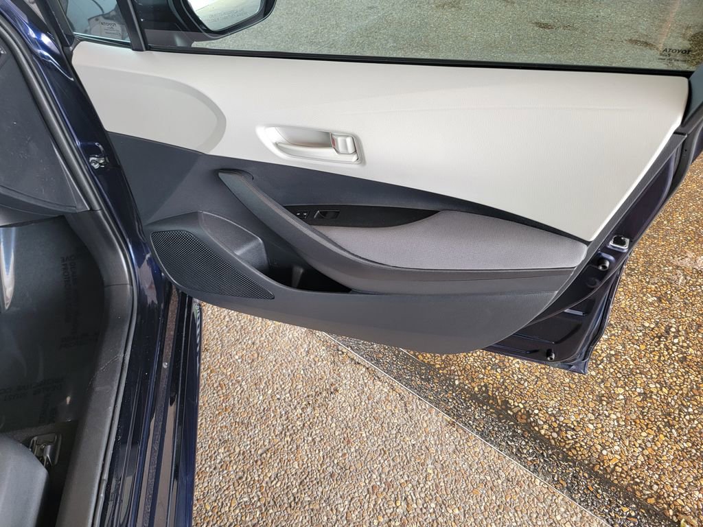 Used 2025 Toyota Corolla LE FWD image 13