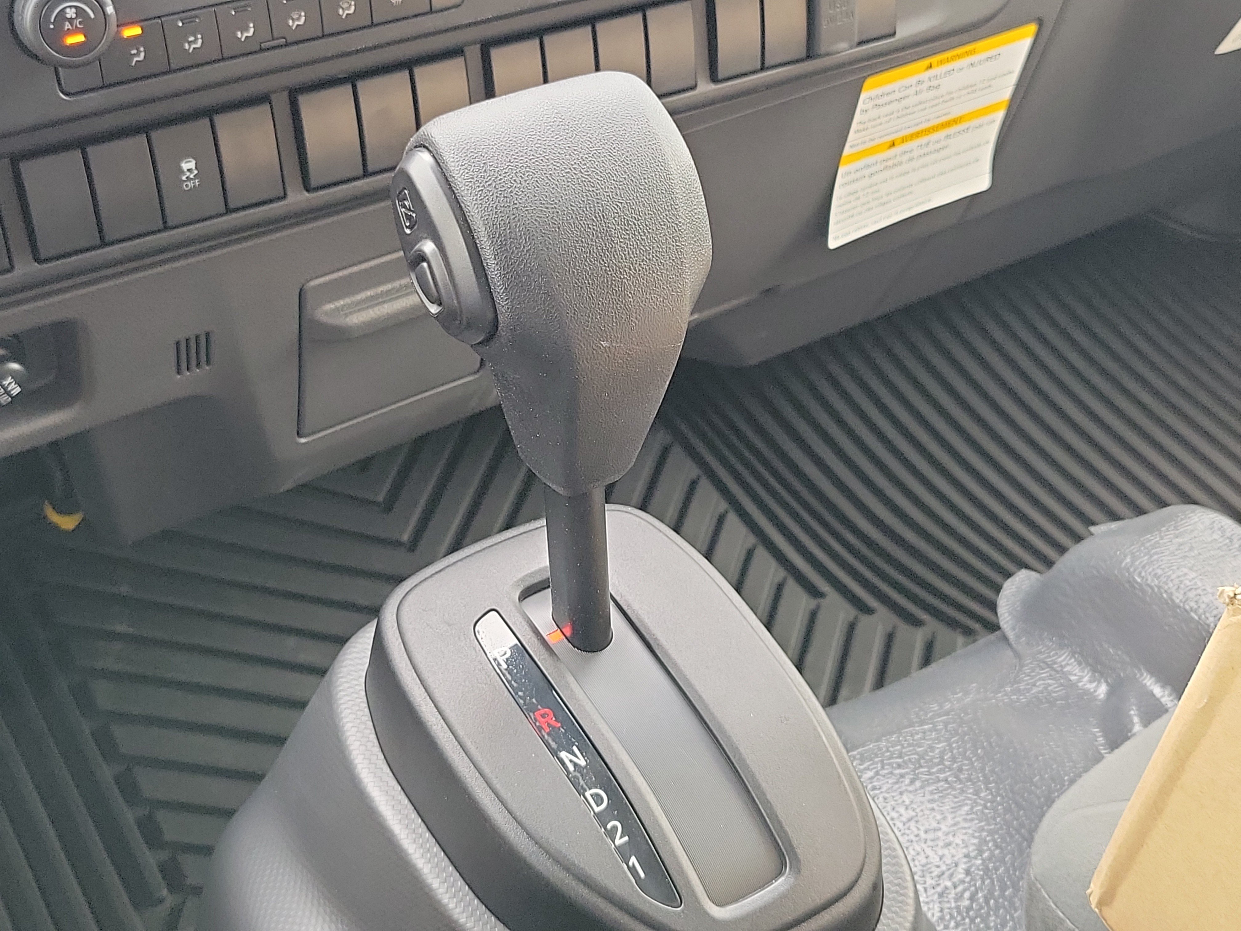 Used 2027 Isuzu NPR RWD image 20