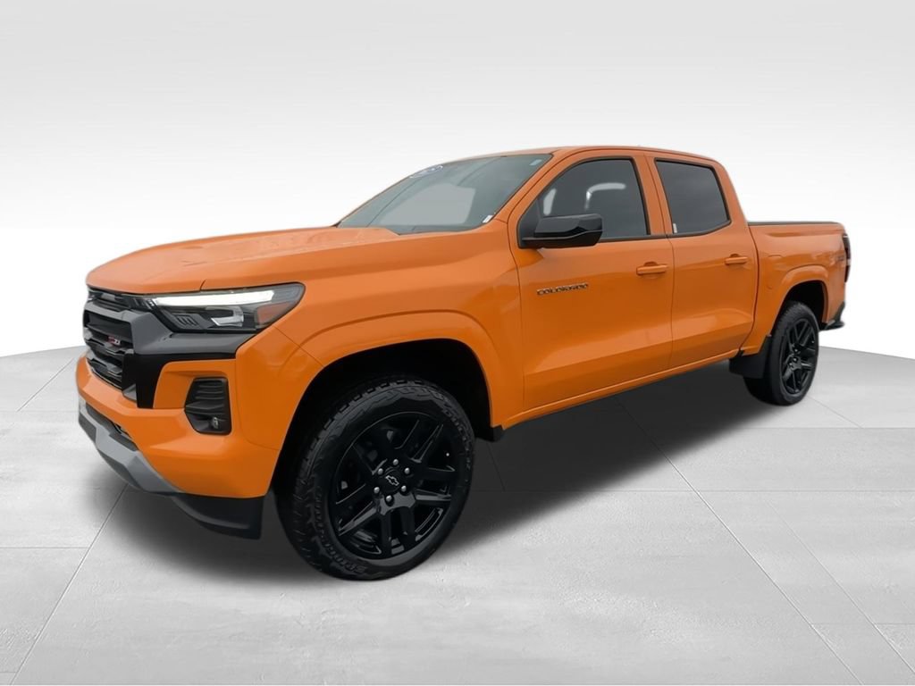 Used 2025 Chevrolet Colorado Z71 w/ Z71 Convenience Package 2 AWD/4WD image 5