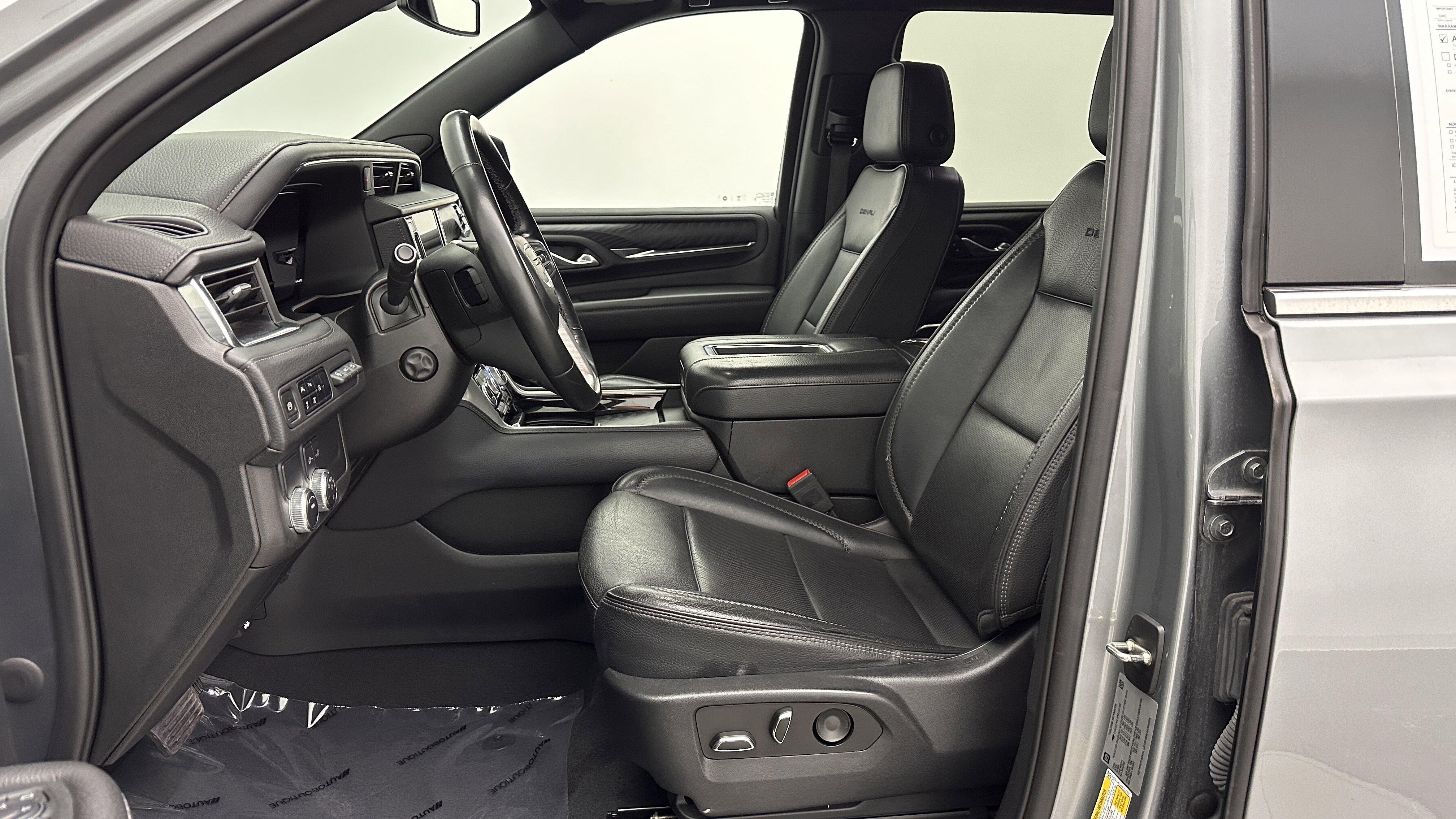 Used 2023 GMC Yukon XL Denali RWD image 14