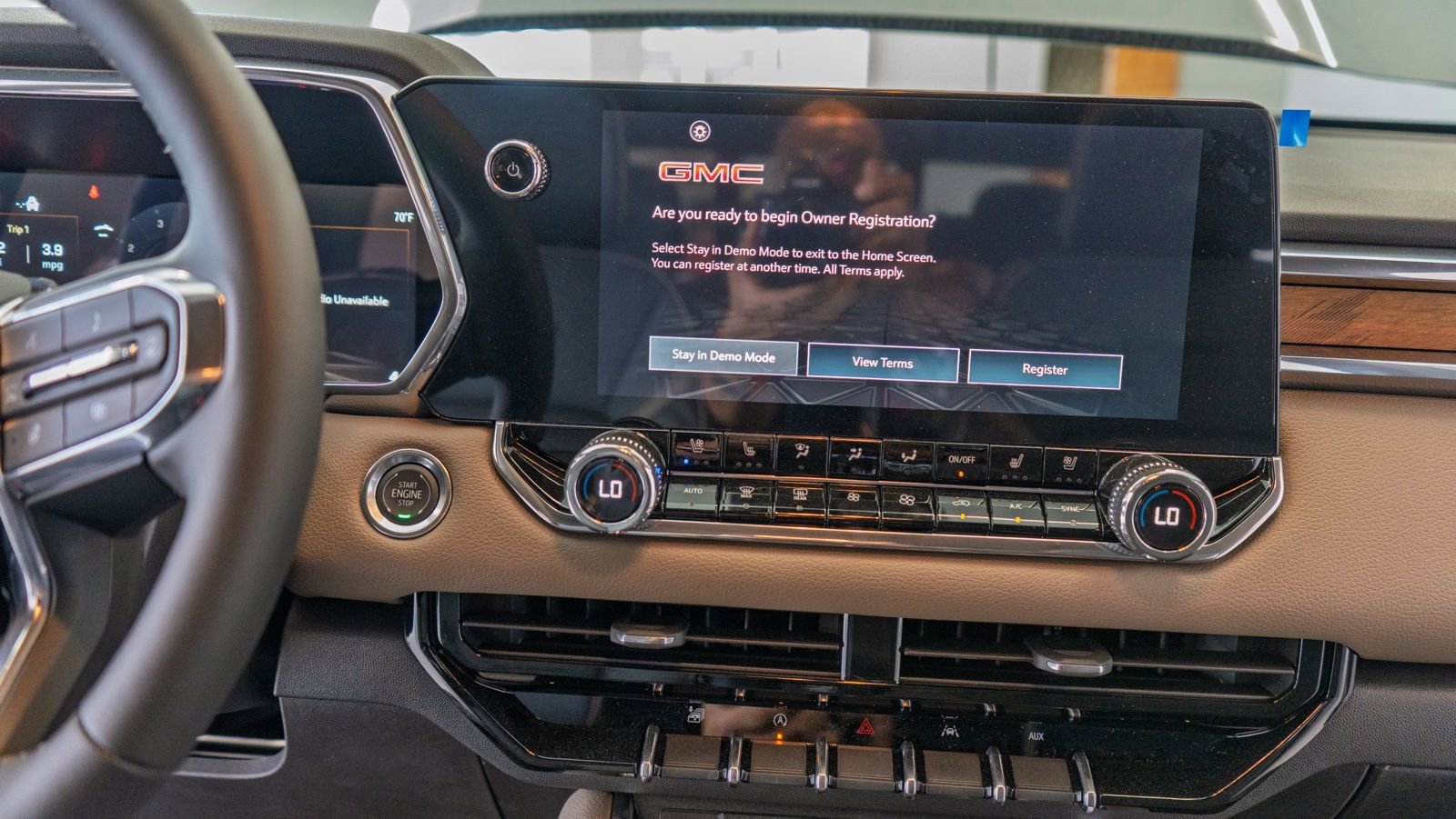 New 2026 GMC Canyon Denali image 13
