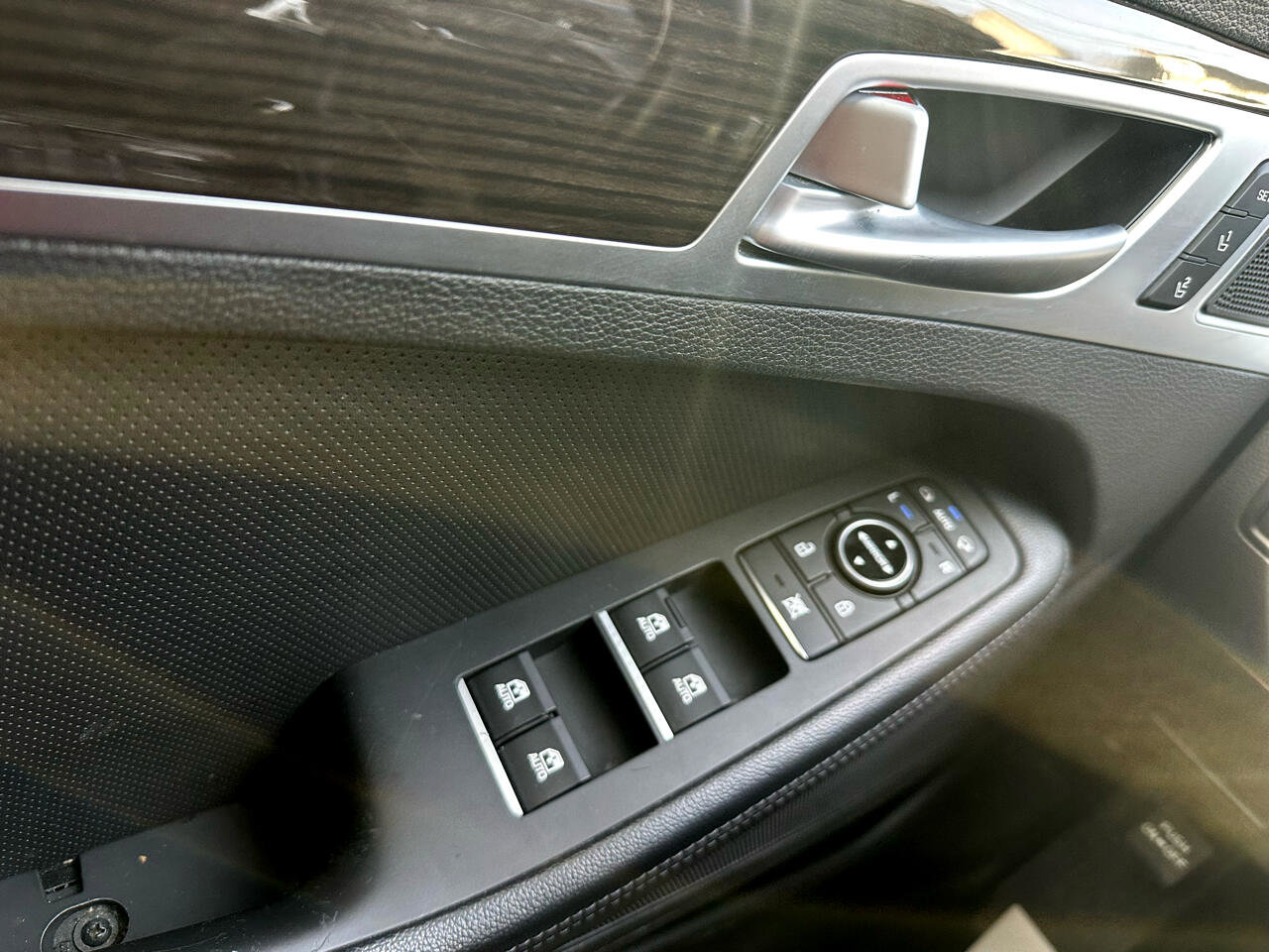 Used 2016 Hyundai Genesis 3.8 w/ Option Group 02 image 35