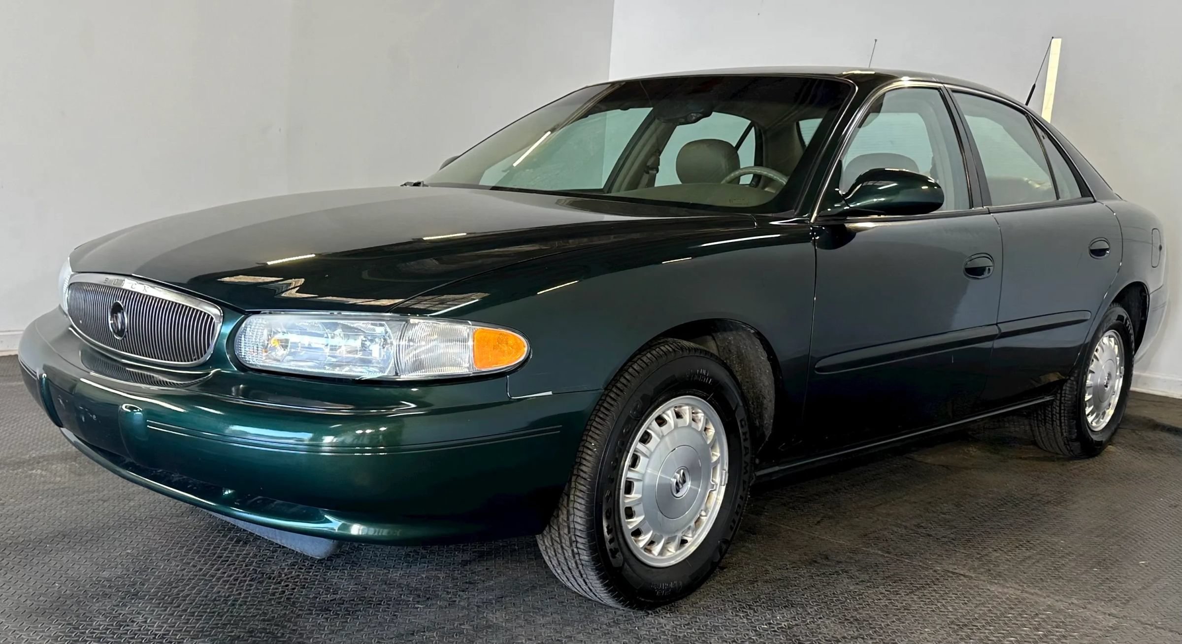 Used 2004 Buick Century Custom FWD image 4