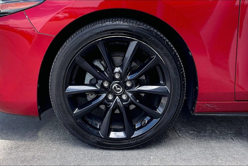 Used 2020 MAZDA MAZDA3 Hatchback w/ Premium Package FWD image 9