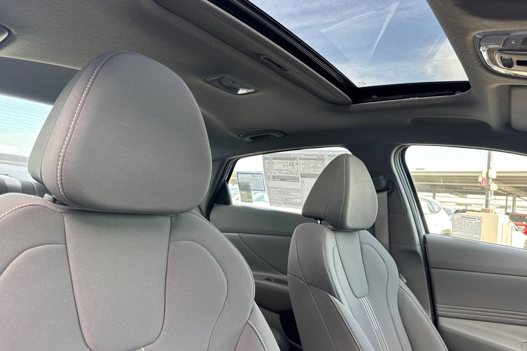 New 2026 Hyundai Elantra SEL Sport Premium FWD image 17