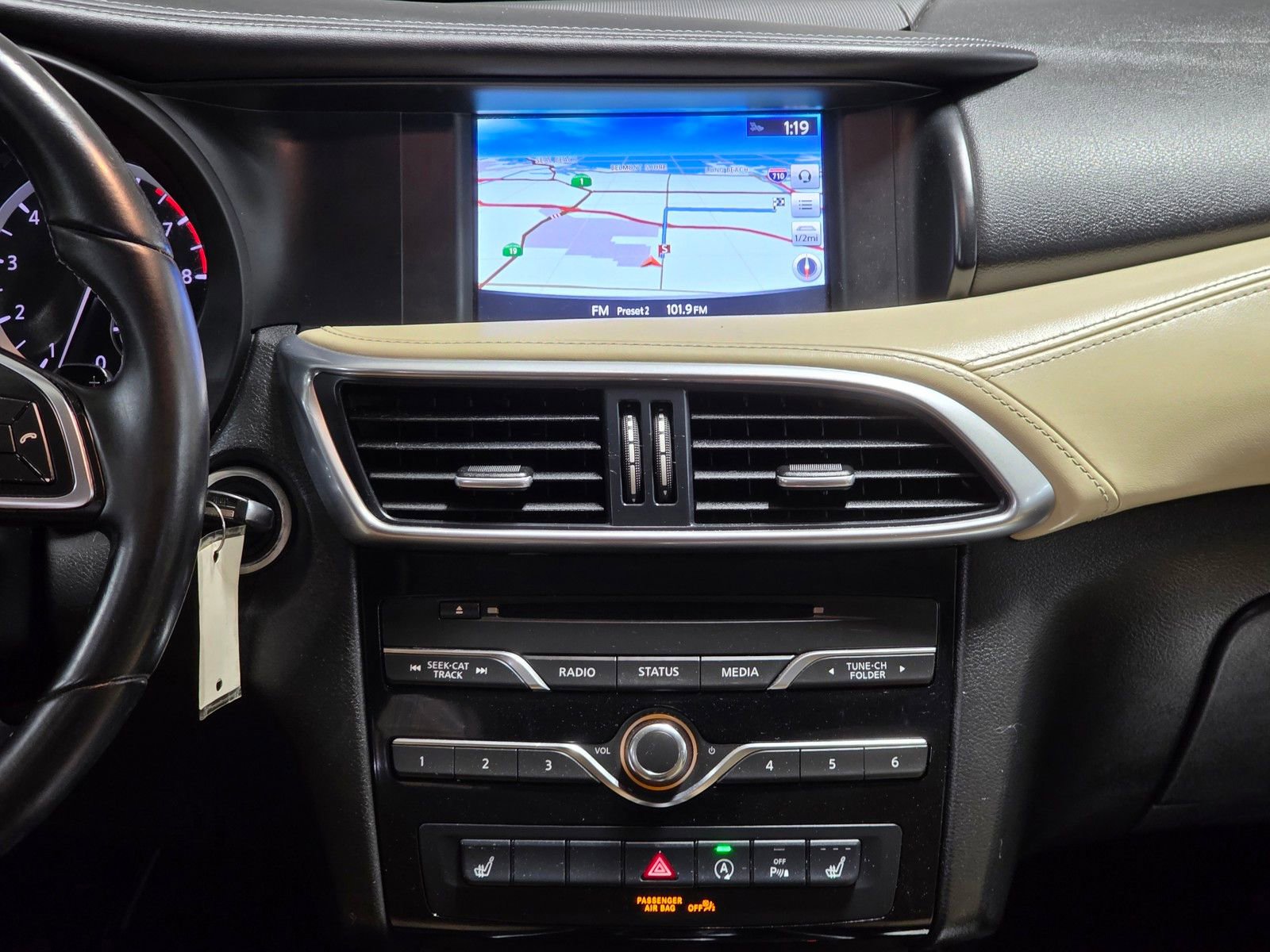 Used 2017 INFINITI QX30 Premium w/ Navigation Package FWD image 26