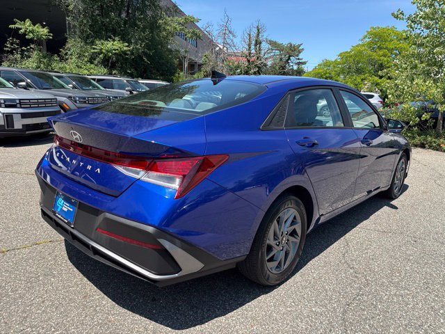 Used 2024 Hyundai Elantra SEL FWD image 14