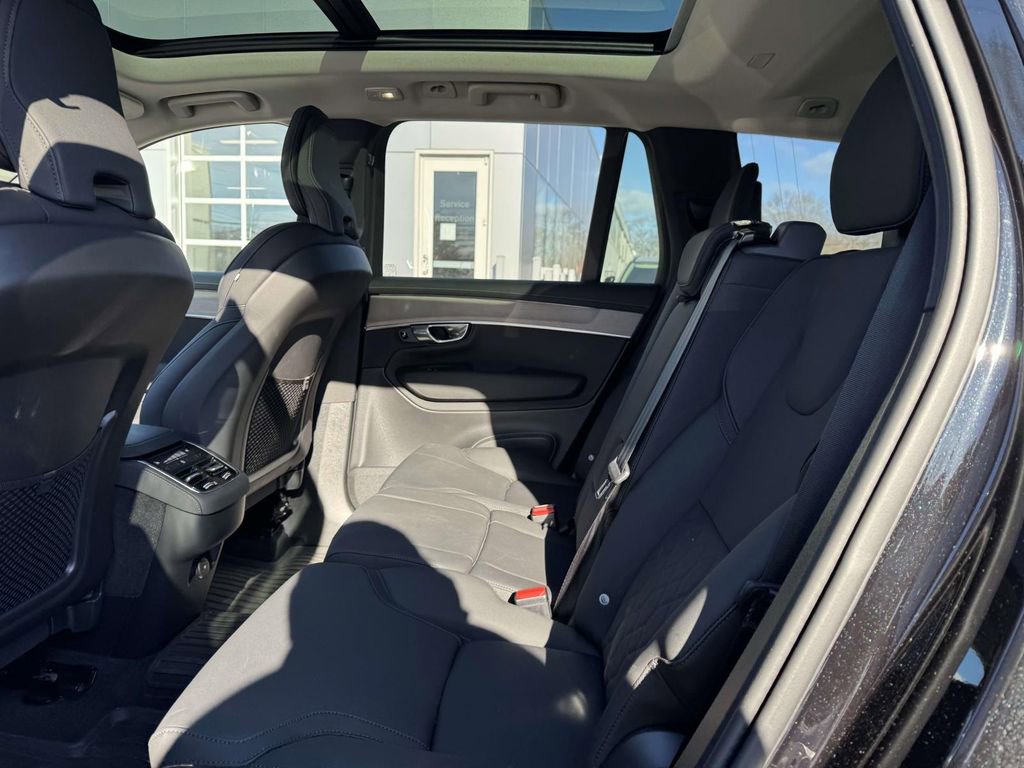 Certified 2026 Volvo XC90 B6 Plus w/ Protection Package Premier image 9