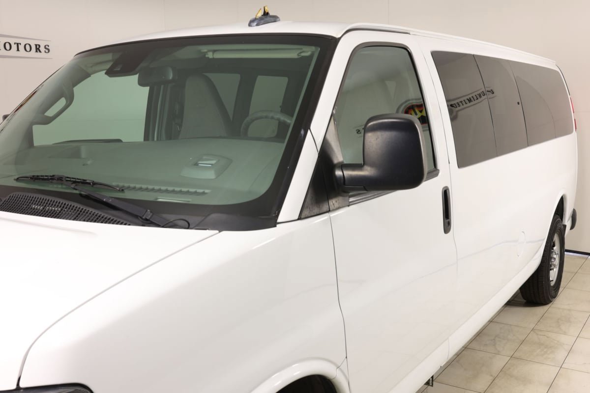 Used 2019 Chevrolet Express 3500 LT w/ LT Preferred Equipment Group RWD image 34