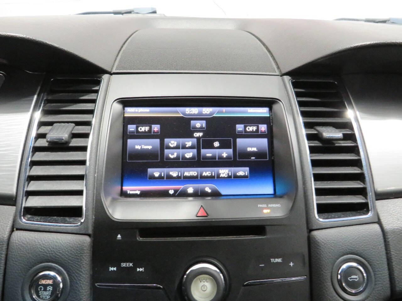 Used 2015 Ford Taurus SEL w/ Equipment Group 201A FWD image 18