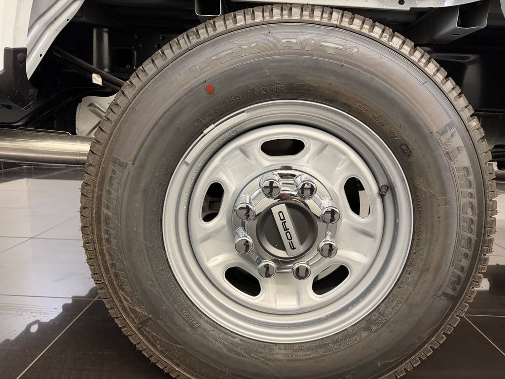 New 2026 Ford F250 XL w/ XL Chrome Package AWD/4WD image 7