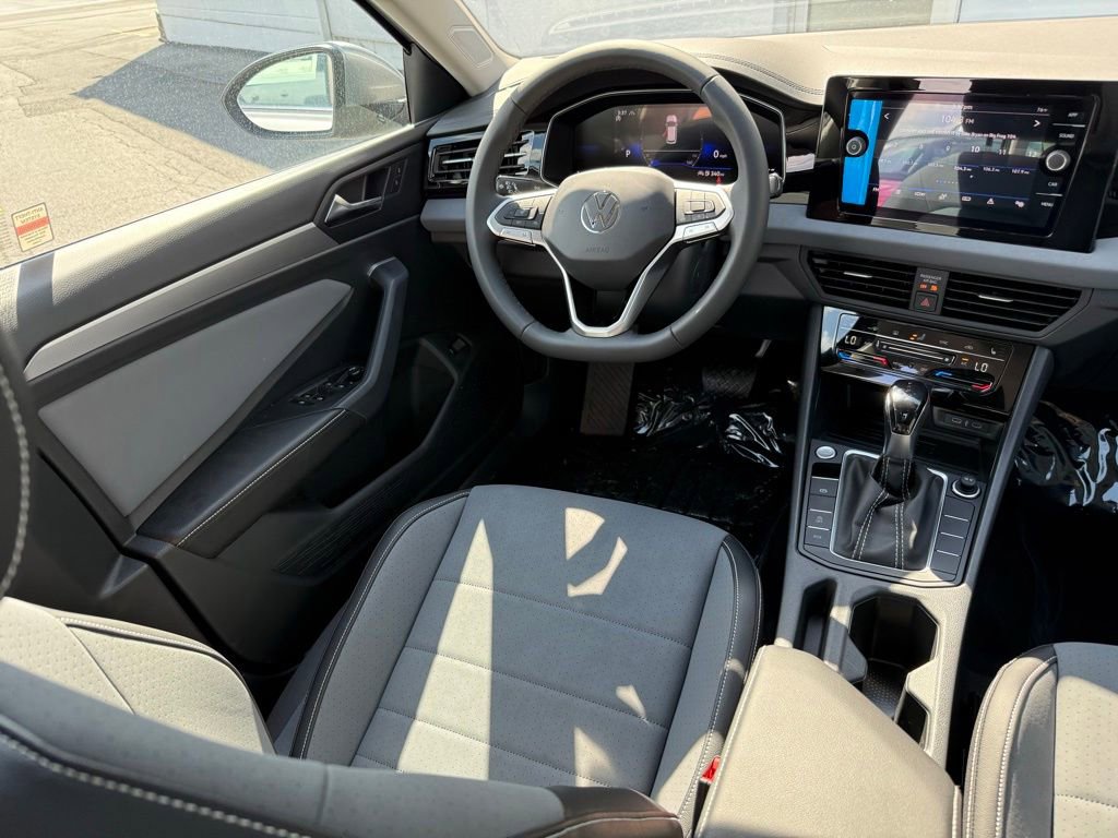 New 2026 Volkswagen Jetta SE FWD image 10