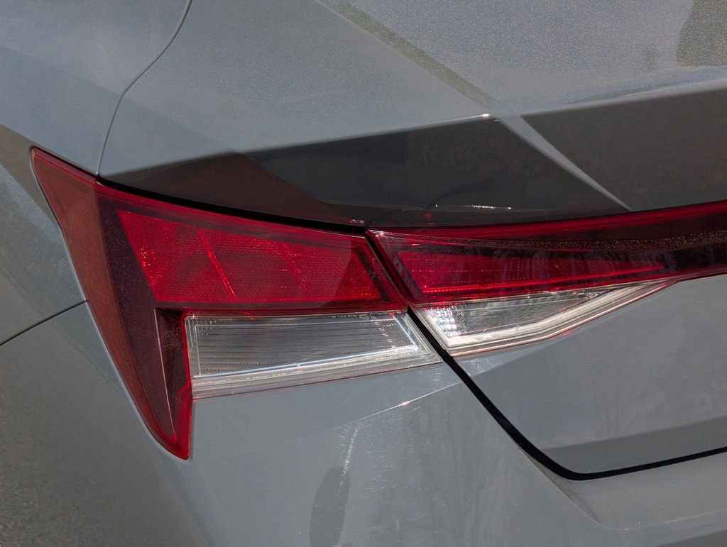 Used 2022 Hyundai Elantra SEL w/ Cargo Package image 13