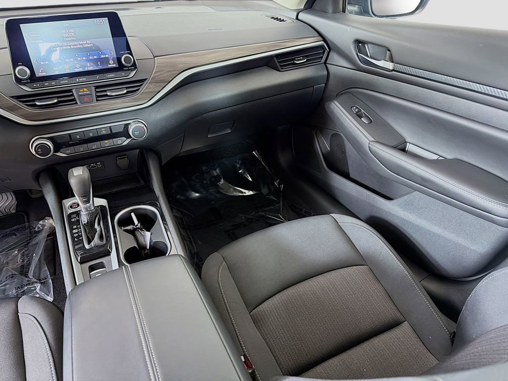 Used 2024 Nissan Altima 2.5 SV AWD/4WD image 21