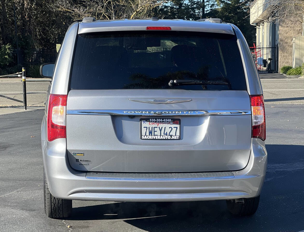 Used 2016 Chrysler Town & Country Touring image 6