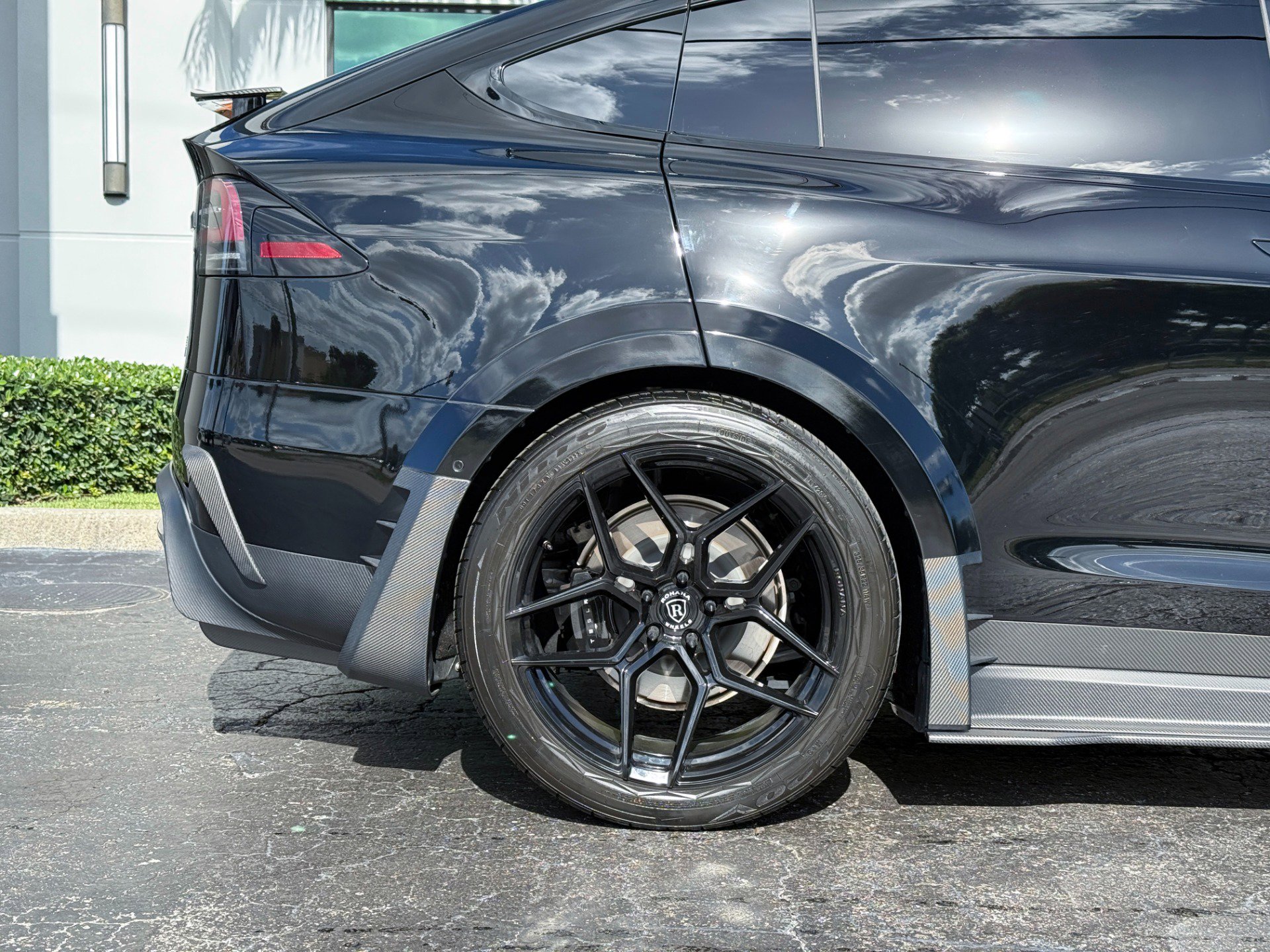 Used 2022 Tesla Model X Plaid AWD/4WD image 4